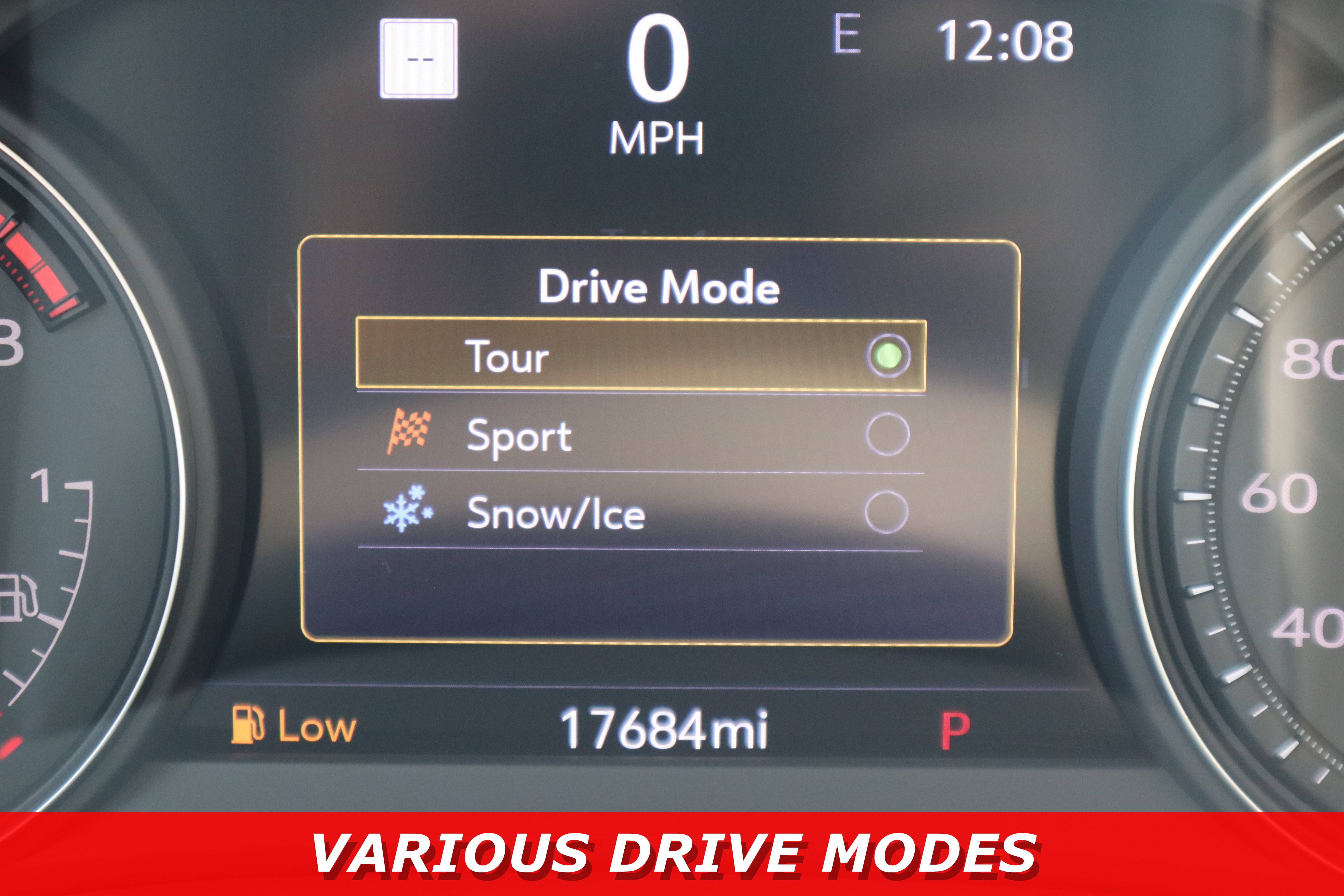 Used 2024 Cadillac XT5 Premium Luxury w/ Technology Package FWD image 19