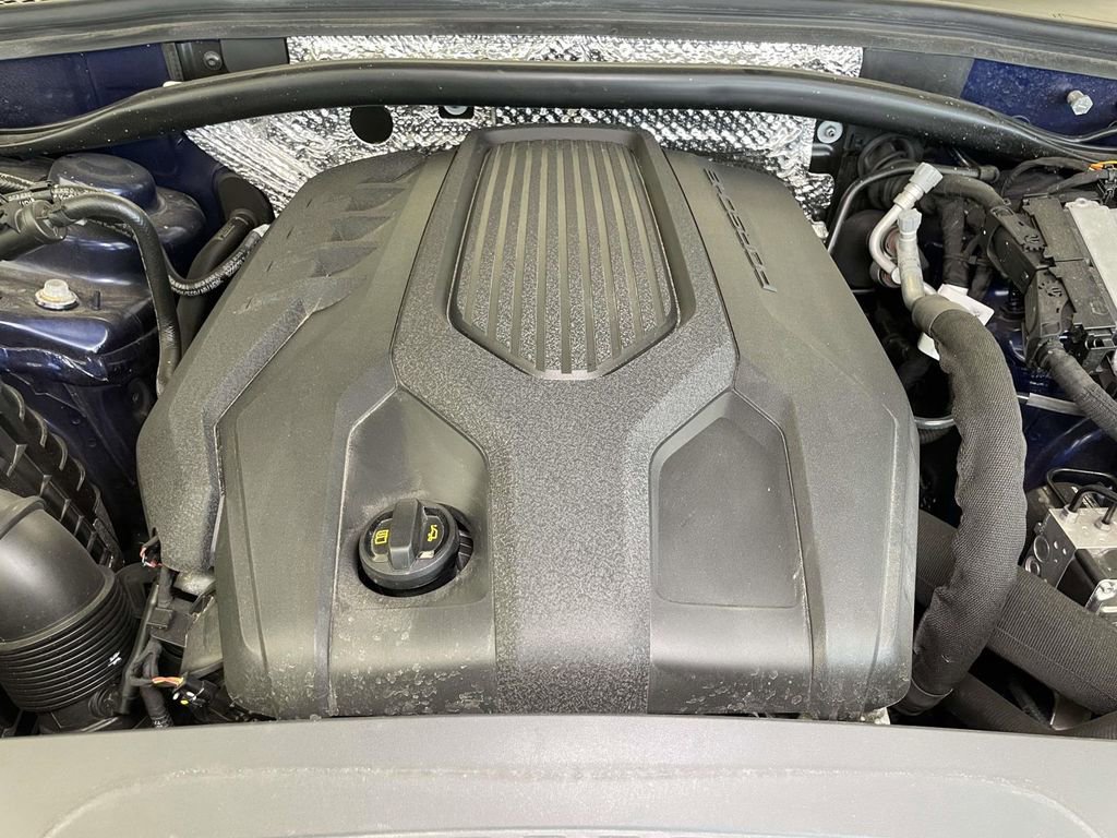 Certified 2025 Porsche Macan image 24