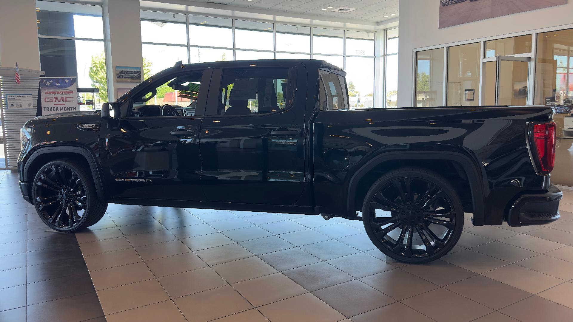 Used 2026 GMC Sierra 1500 Pro w/ Graphite Edition RWD image 10