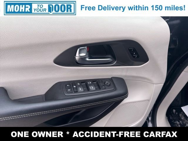 Used 2024 Chrysler Pacifica Touring-L image 11