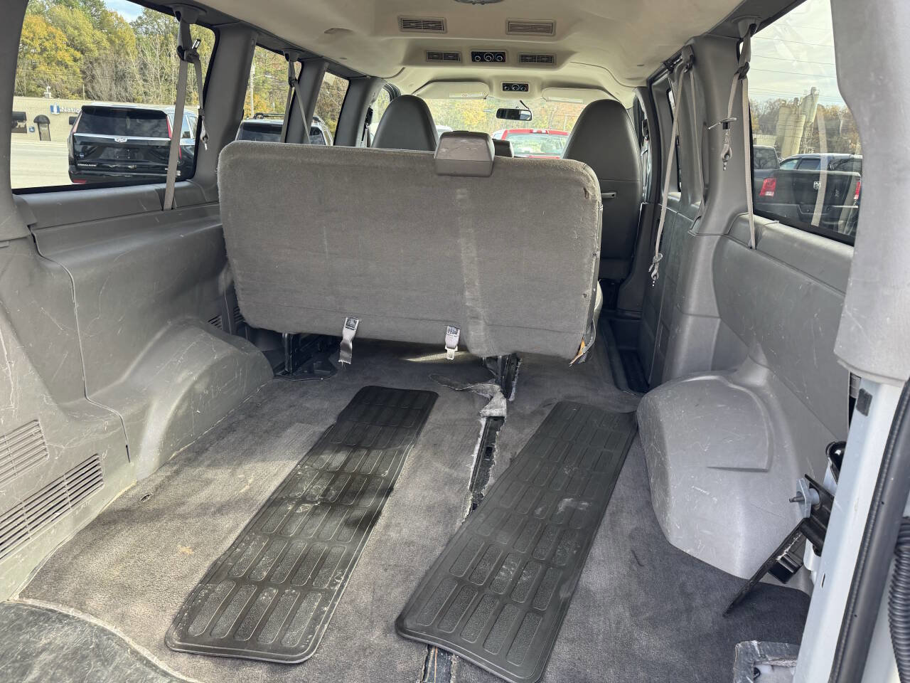 Used 2015 Chevrolet Express 2500 LS image 3