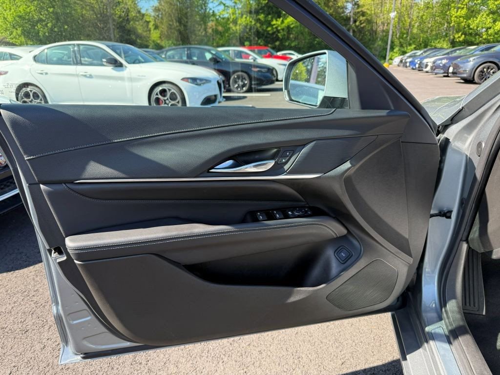 Used 2023 Cadillac CT4 Luxury RWD image 9