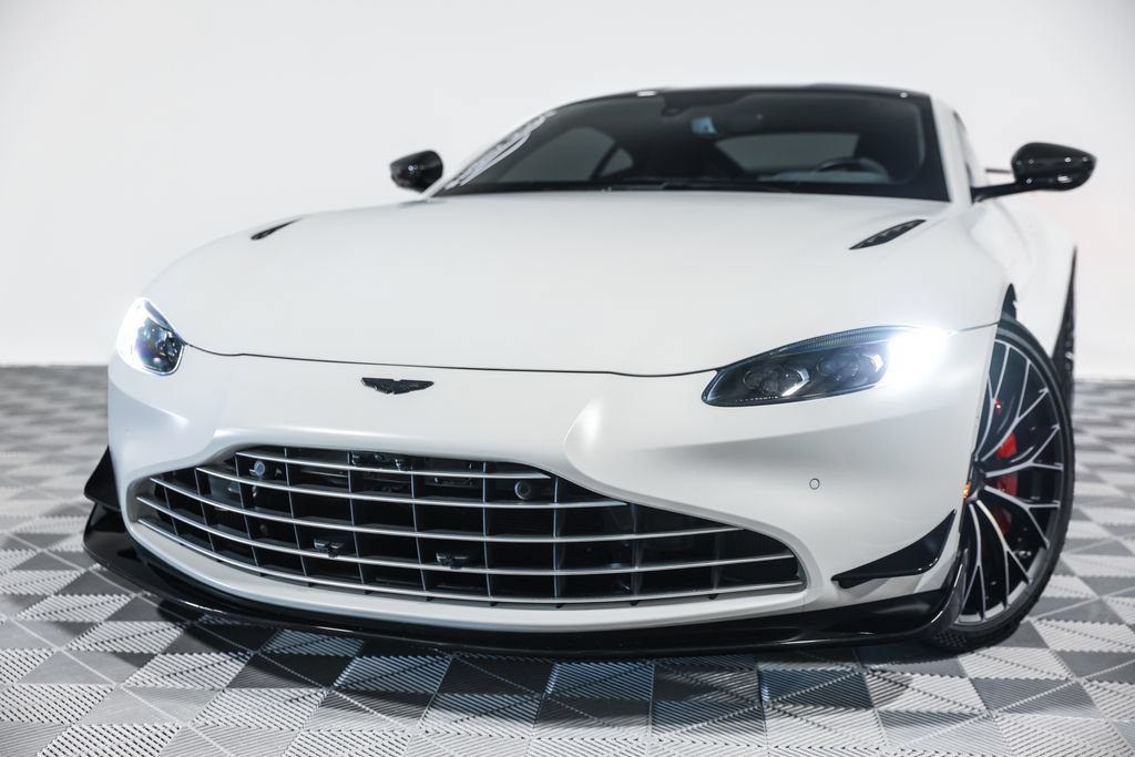 Used 2023 Aston Martin V8 Vantage Coupe RWD image 11