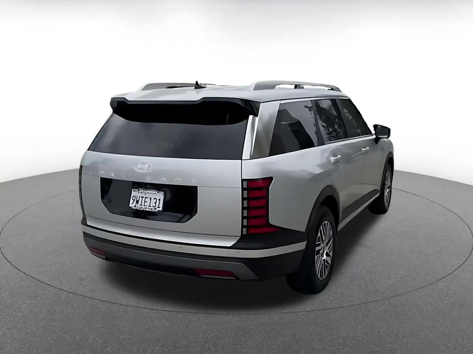 Used 2026 Hyundai Palisade SEL FWD image 12