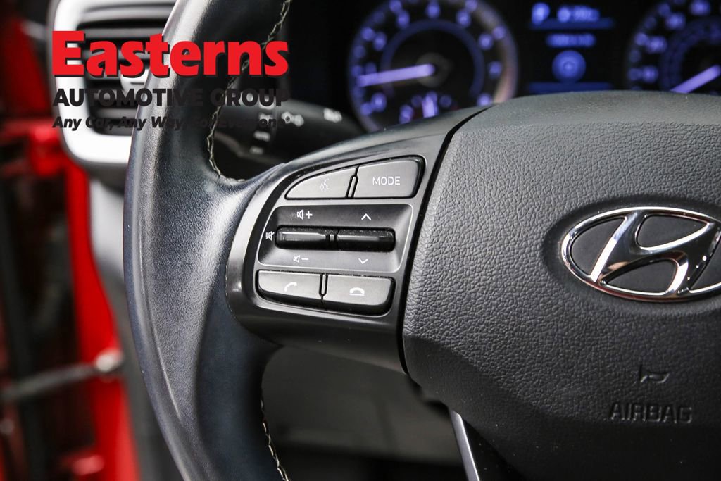 Used 2022 Hyundai Venue Limited image 15