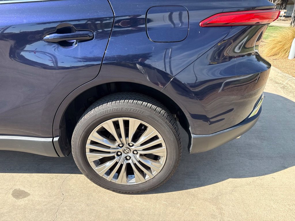 Used 2021 Toyota Venza Limited AWD/4WD image 3