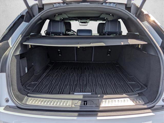 Used 2021 Land Rover Range Rover Velar R-Dynamic S image 19