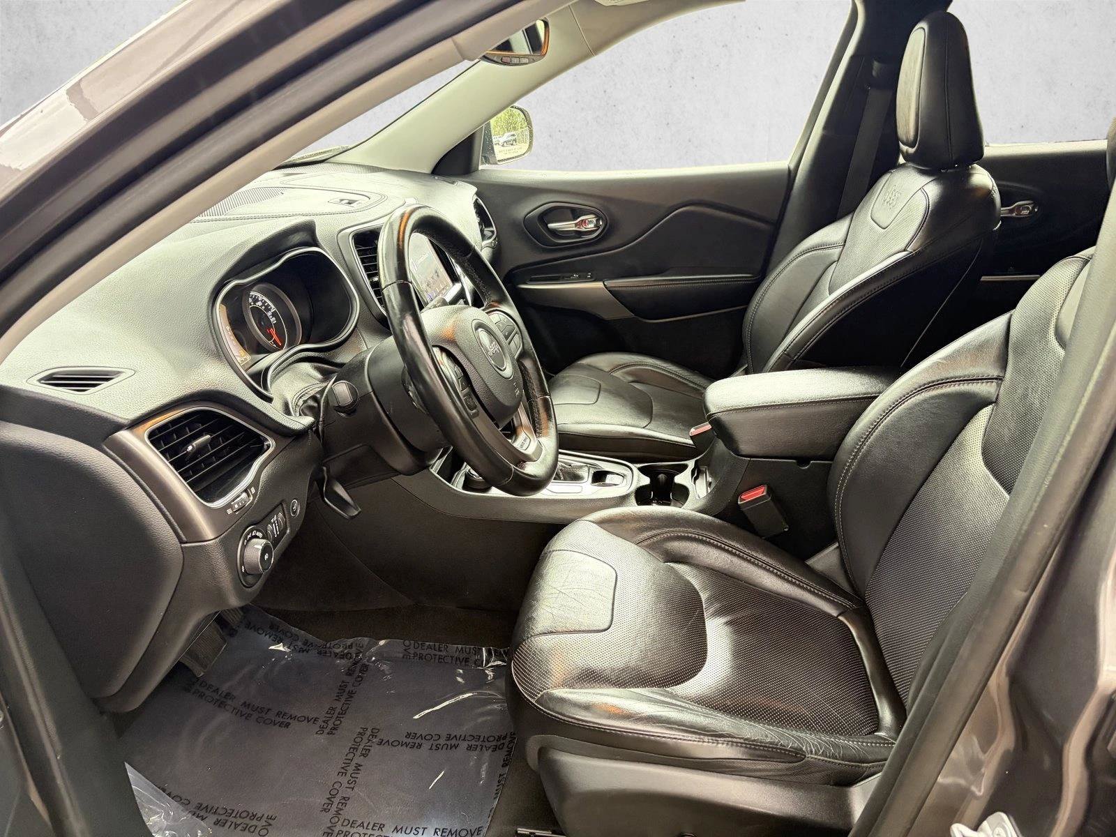 Used 2019 Jeep Cherokee Limited AWD/4WD image 12
