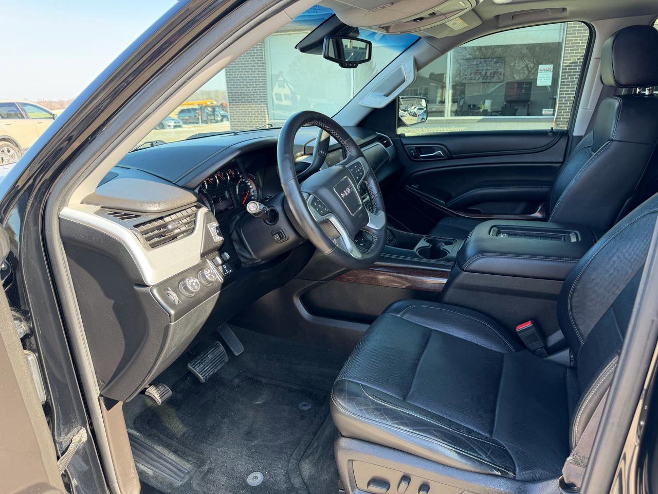 Used 2015 GMC Yukon SLT w/ Open Road Package AWD/4WD image 18