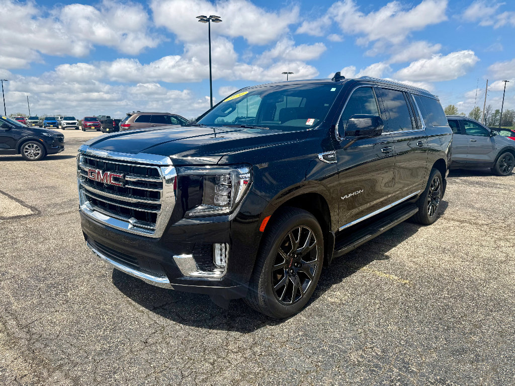 Used 2024 GMC Yukon XL SLT w/ SLT Luxury Package image 8
