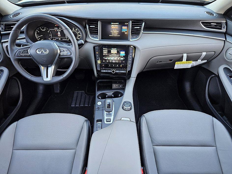 New 2025 INFINITI QX50 Luxe image 11