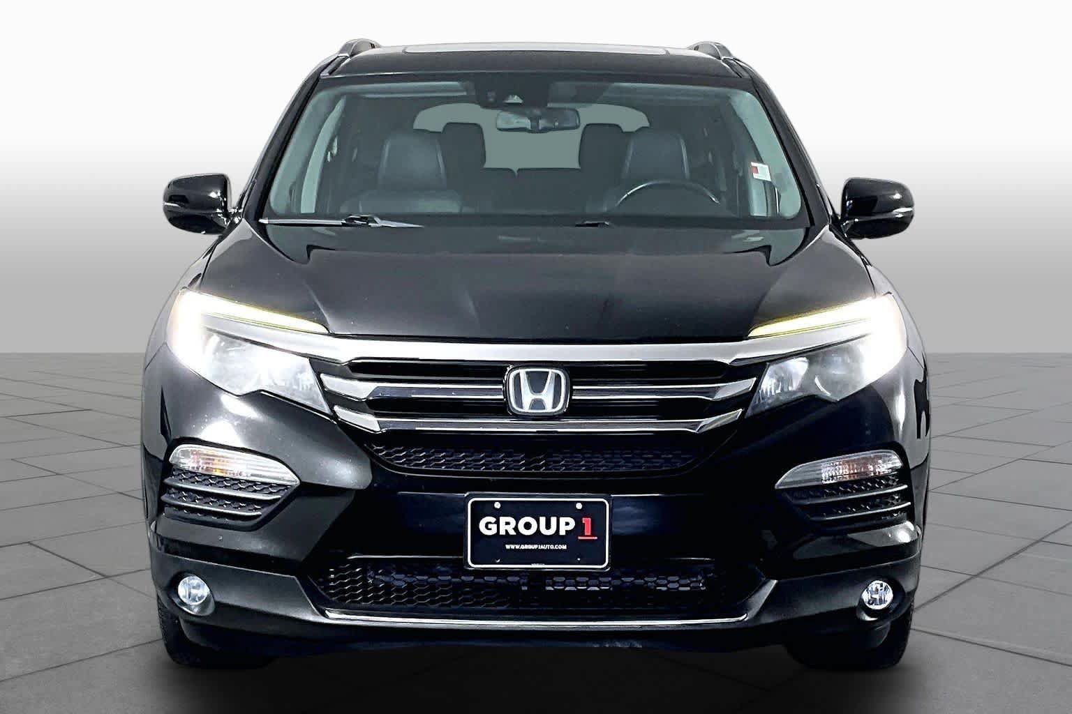 Used 2016 Honda Pilot Elite image 4