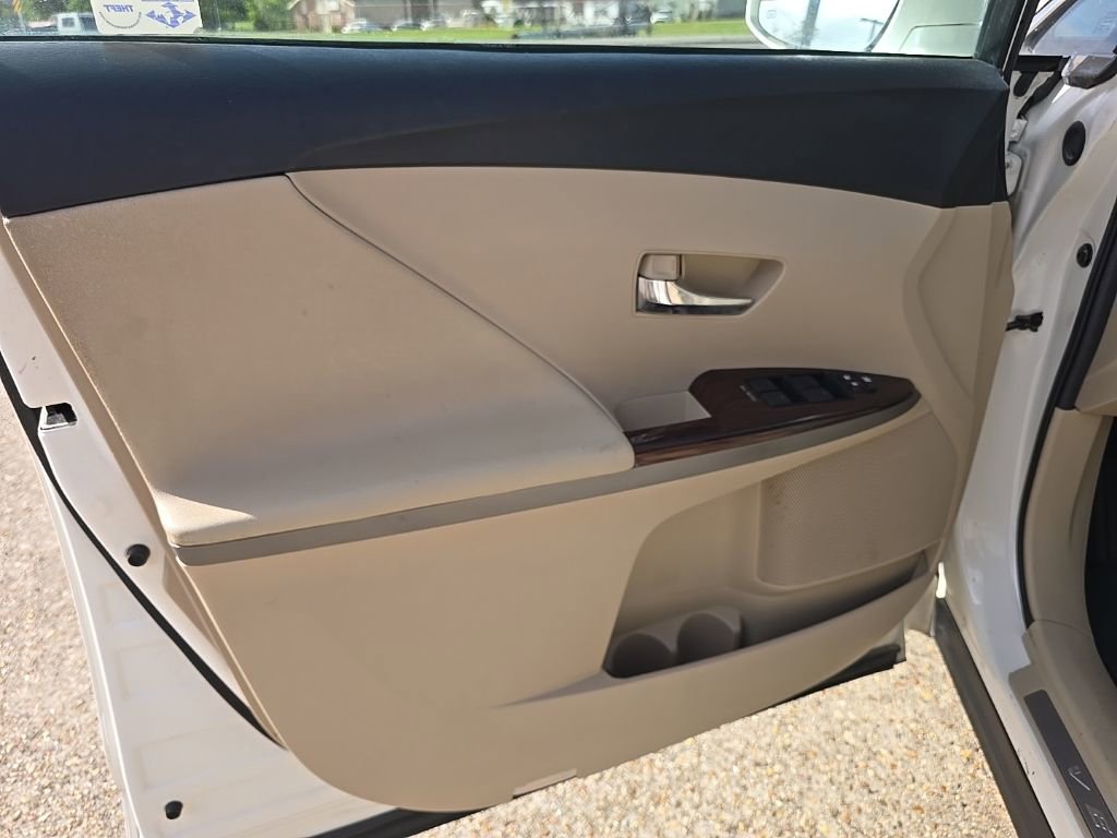 Used 2015 Toyota Venza LE FWD image 33