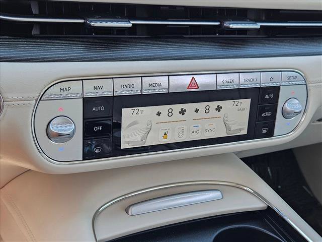 Used 2023 Genesis G90 3.5T AWD/4WD image 17