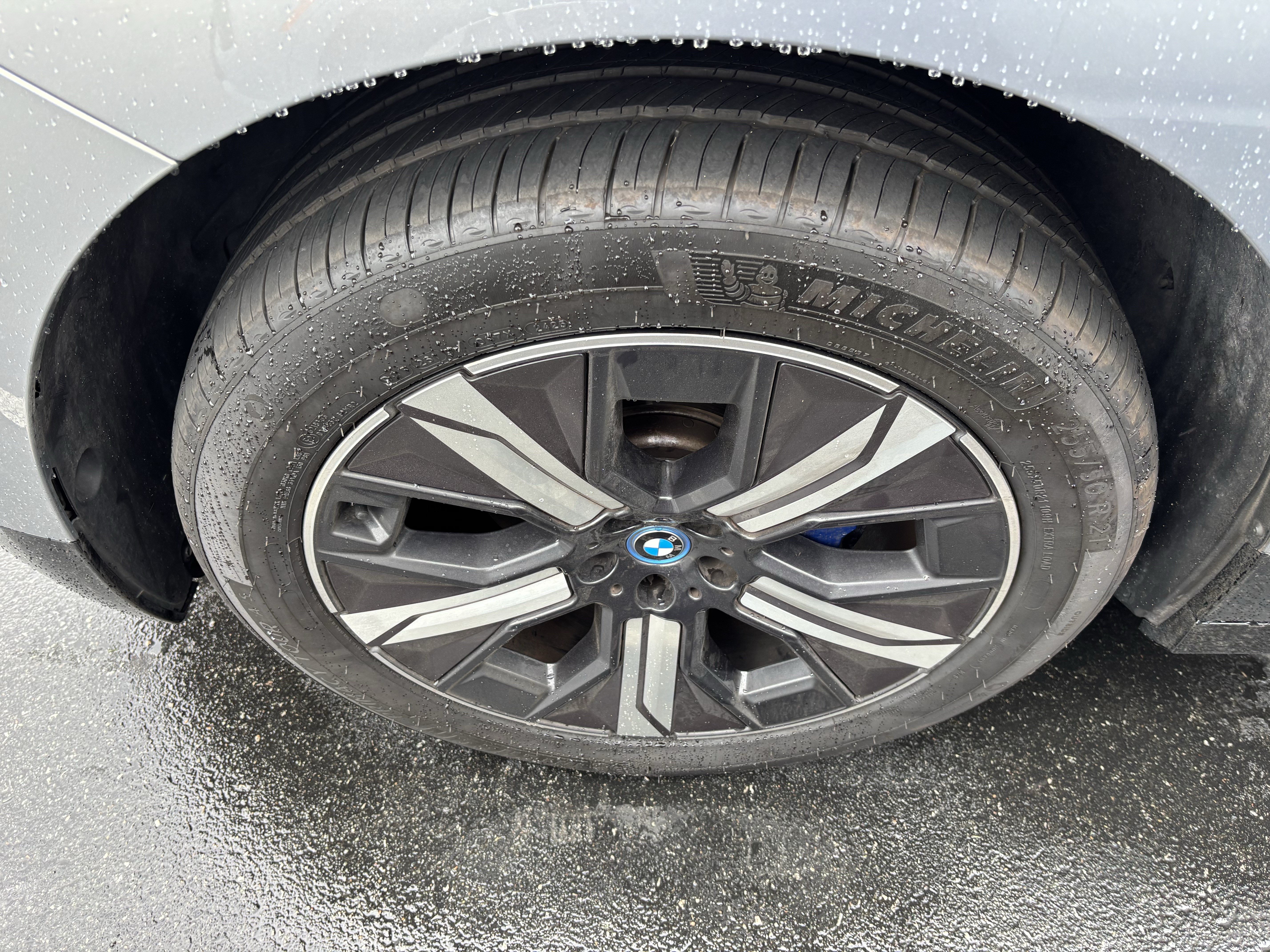 Certified 2024 BMW iX xDrive50 w/ Premium Package AWD/4WD image 28