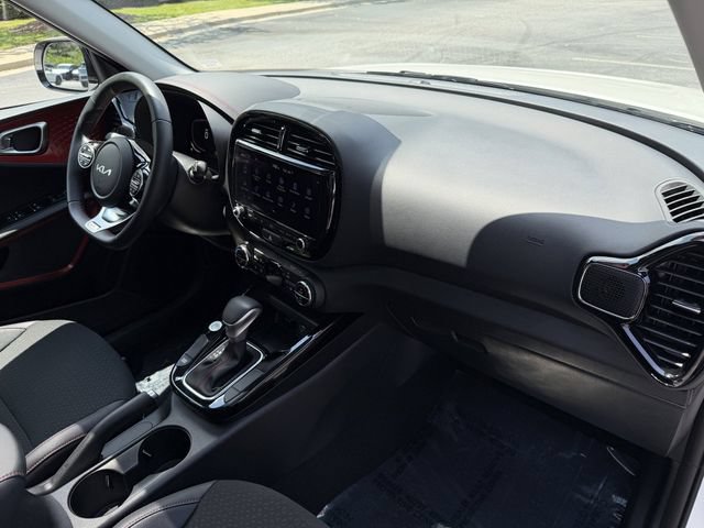 Certified 2025 Kia Soul GT-Line FWD image 39