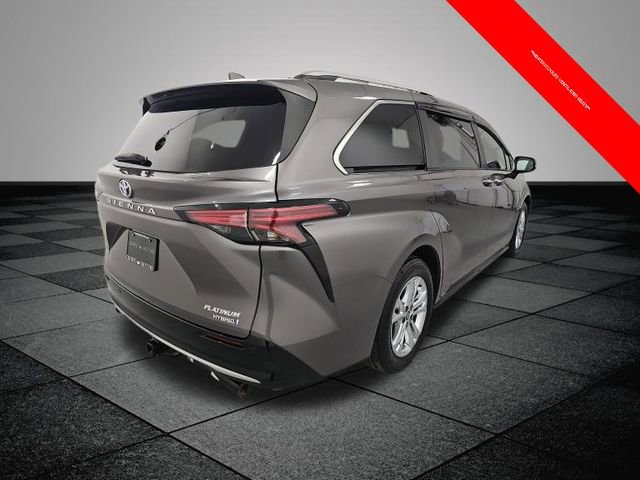 Used 2023 Toyota Sienna Platinum image 6