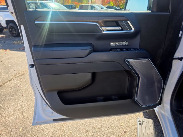 Used 2023 Chevrolet Silverado 1500 High Country w/ High Country Premium Package AWD/4WD image 22