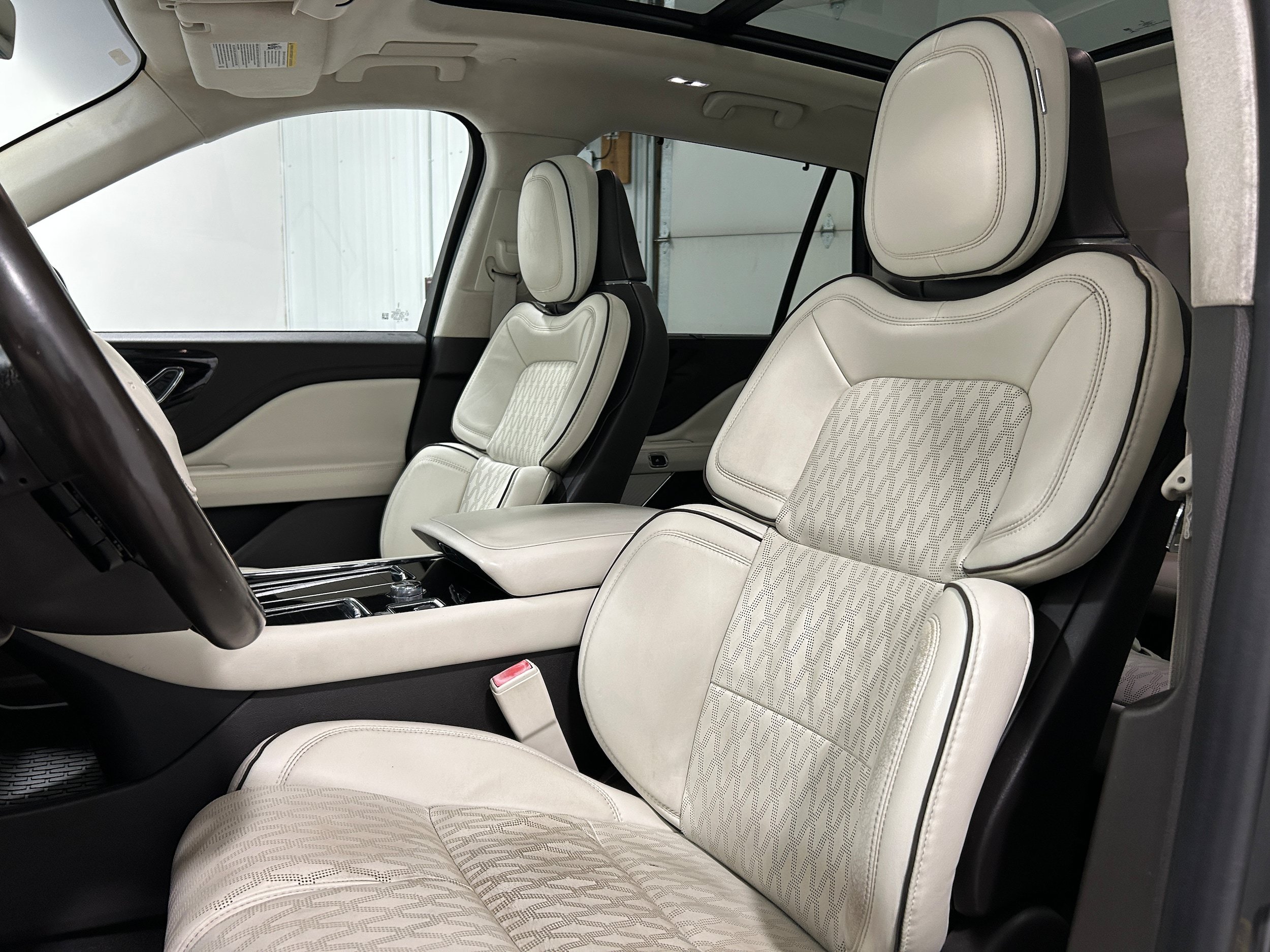 Used 2020 Lincoln Aviator Black Label w/ Dynamic Handling Package AWD/4WD image 25