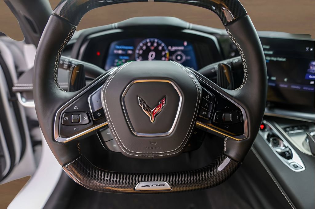 Used 2025 Chevrolet Corvette Z06 RWD image 12