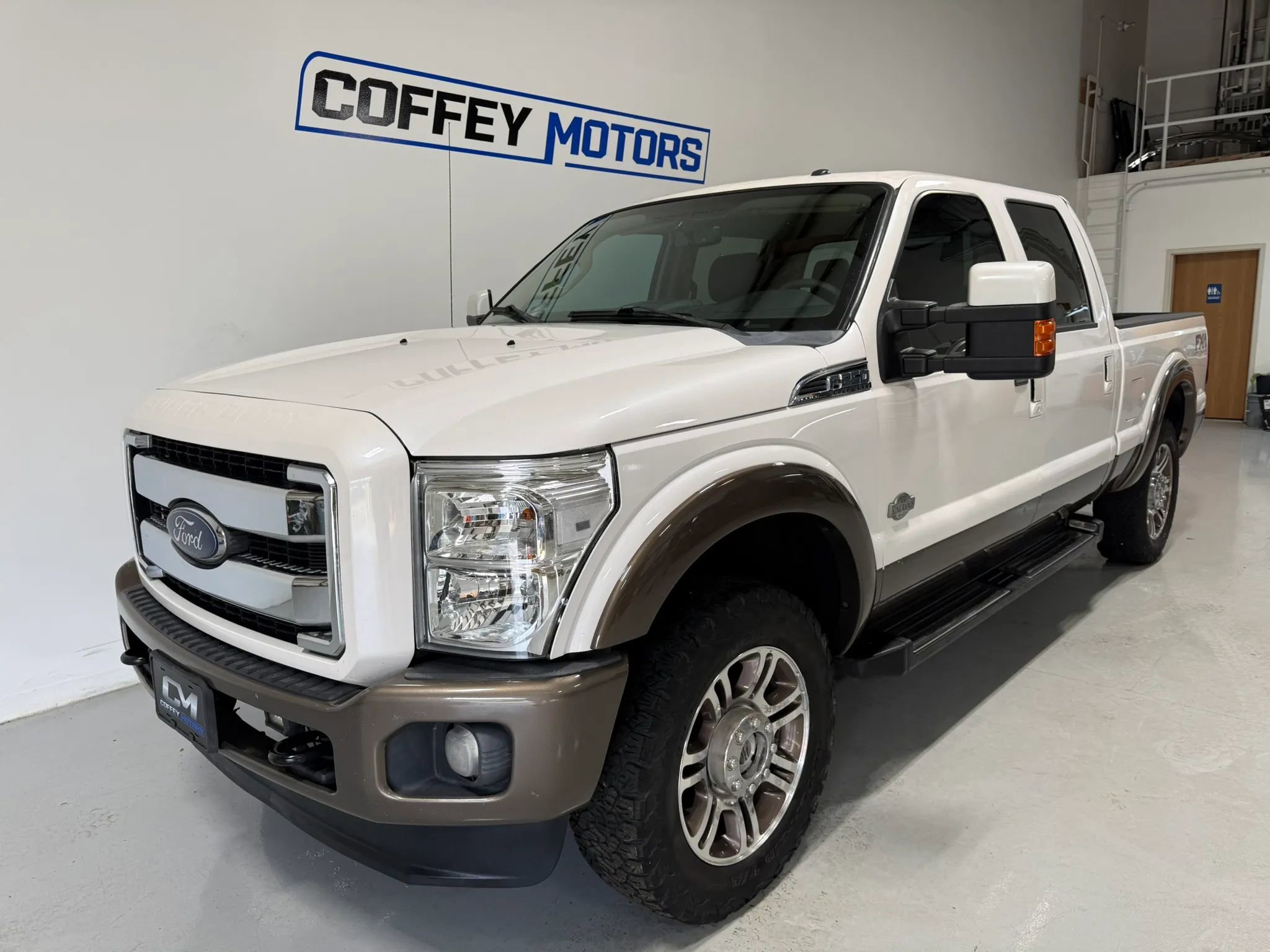 Used 2015 Ford F250 King Ranch w/ FX4 Off-Road Package AWD/4WD image 2