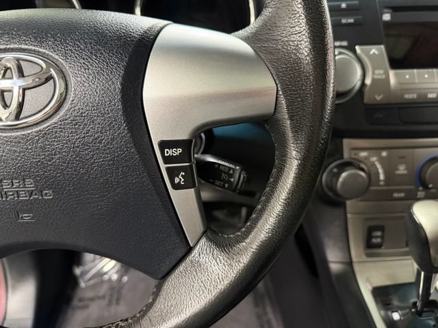 Used 2011 Toyota Highlander SE w/ Tow Pkg AWD/4WD image 17