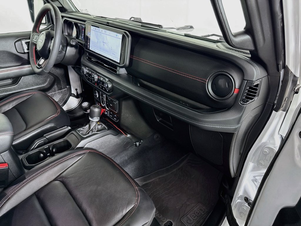 Used 2024 Jeep Wrangler Unlimited Rubicon AWD/4WD image 30