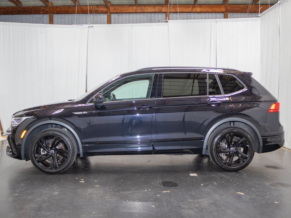 Used 2023 Volkswagen Tiguan SE R-Line AWD/4WD image 5