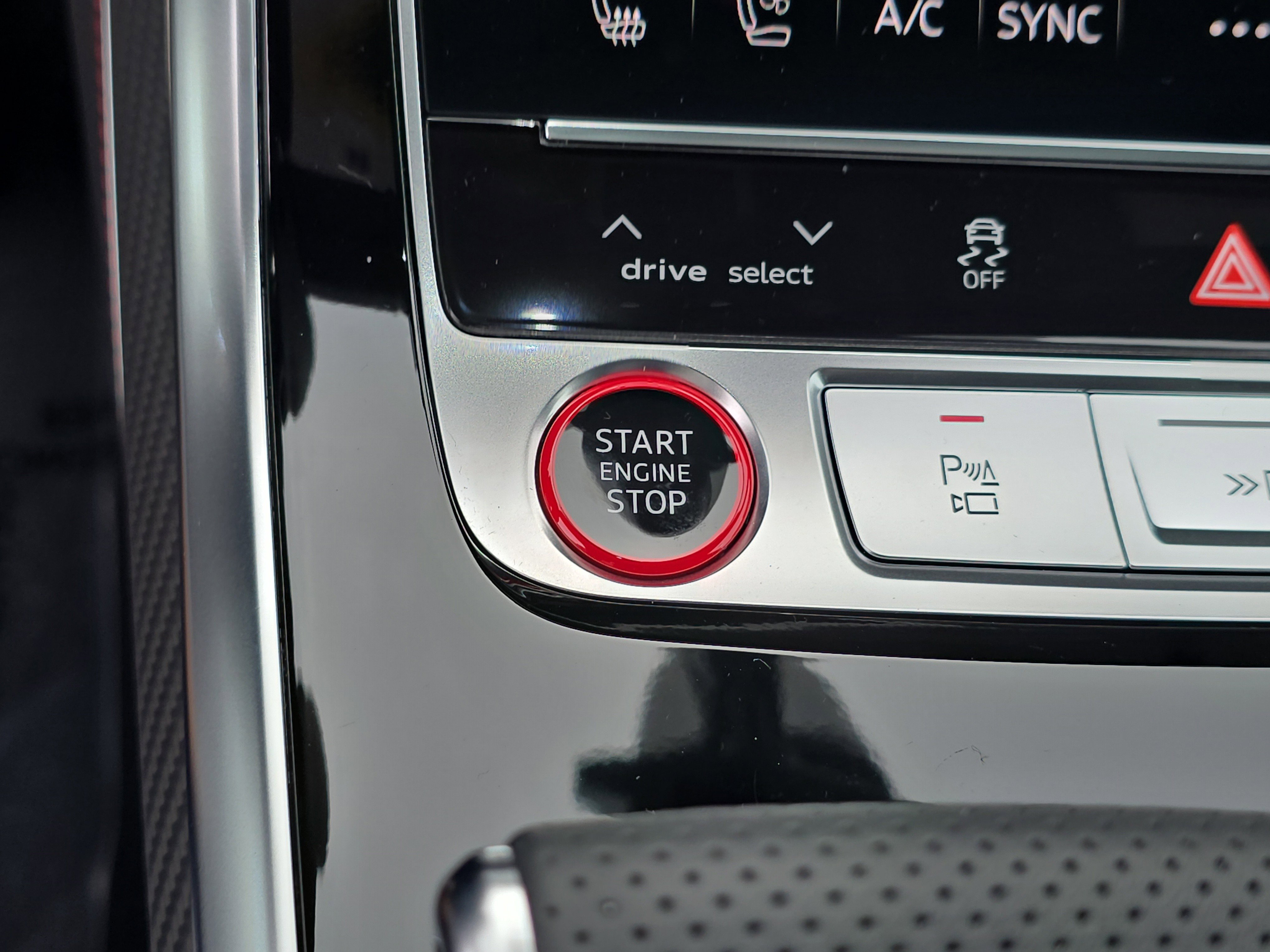 New 2025 Audi RS Q8 performance image 27