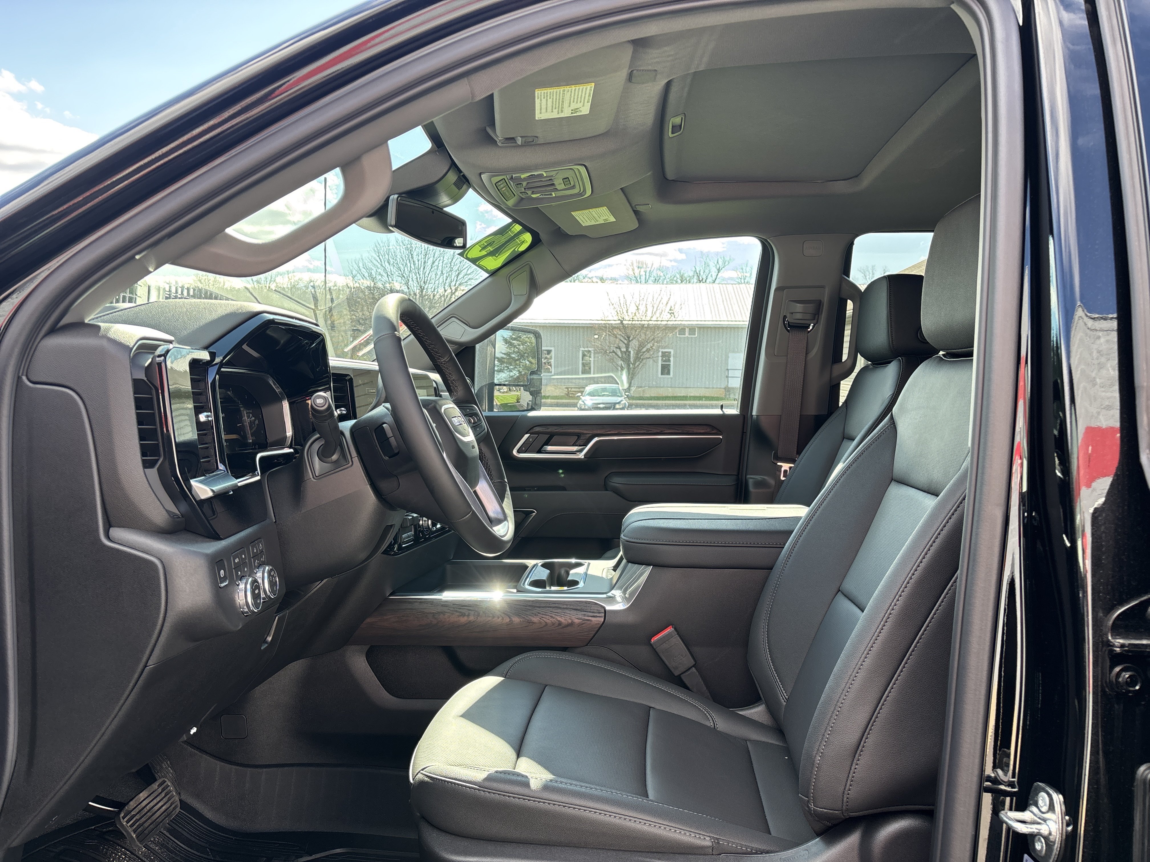 Used 2026 GMC Sierra 2500 SLT w/ SLT Convenience Package AWD/4WD image 12