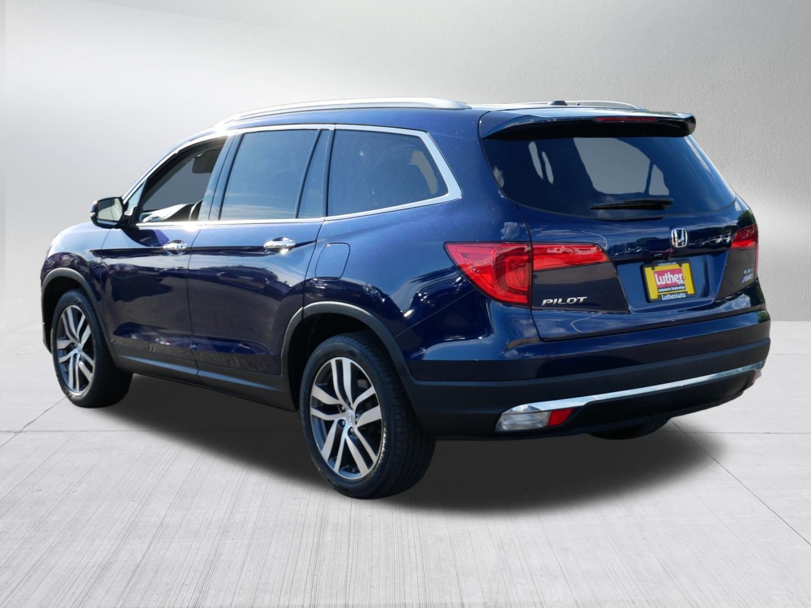 Used 2016 Honda Pilot Elite image 5