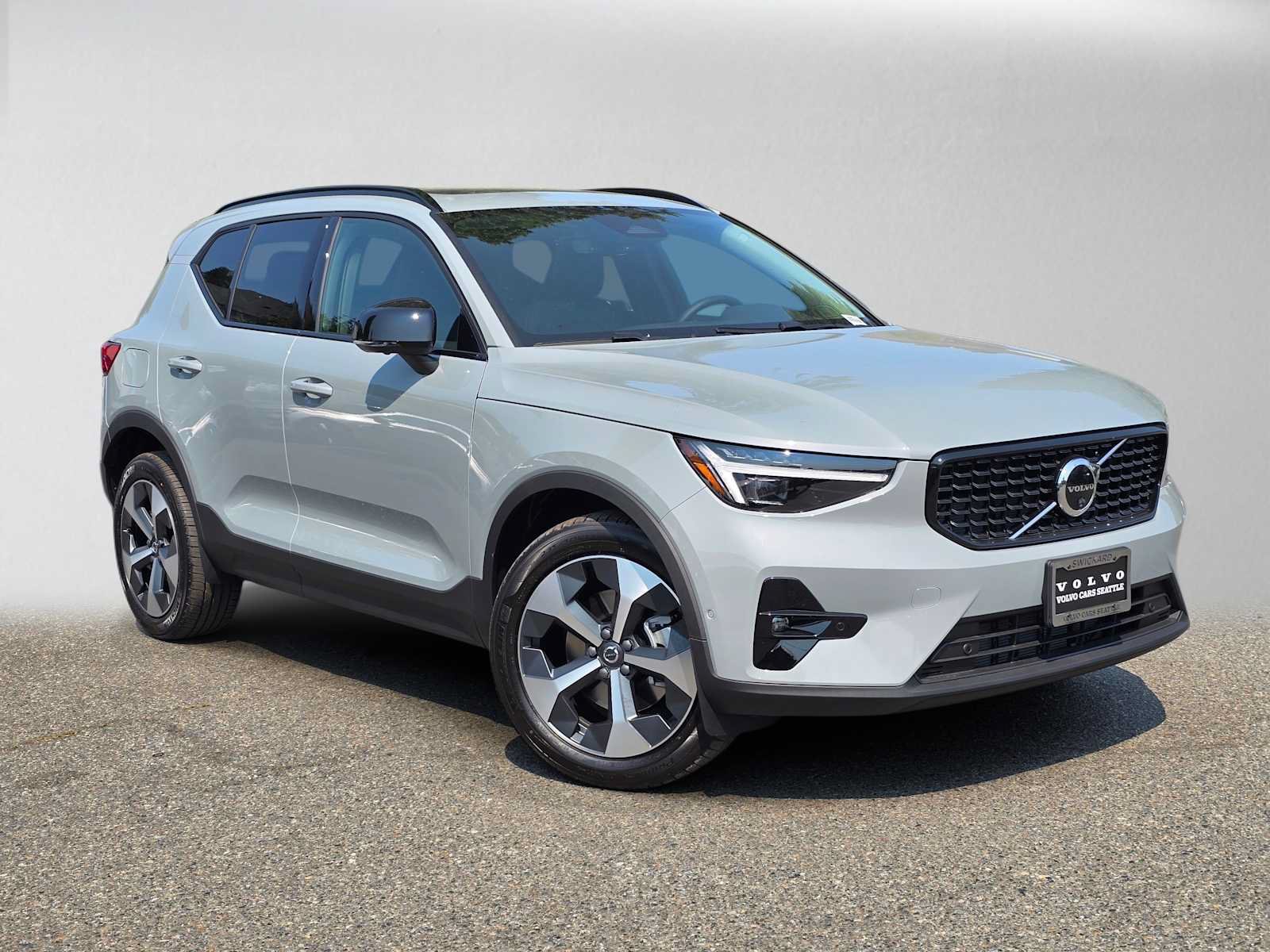 New 2026 Volvo XC40 B5 Plus w/ Protection Package Premier AWD/4WD image 1