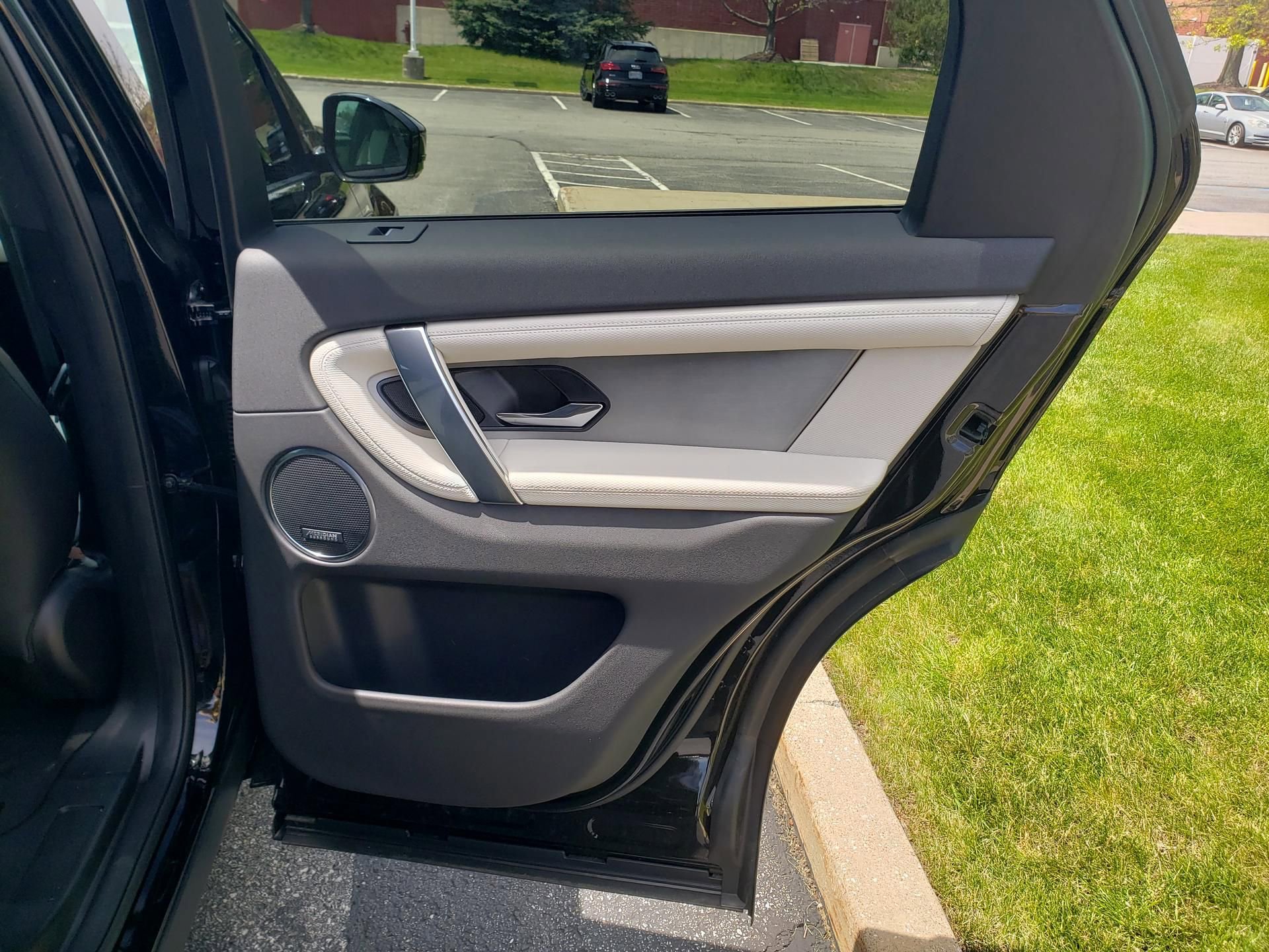 New 2026 Land Rover Discovery Sport Landmark AWD/4WD image 16