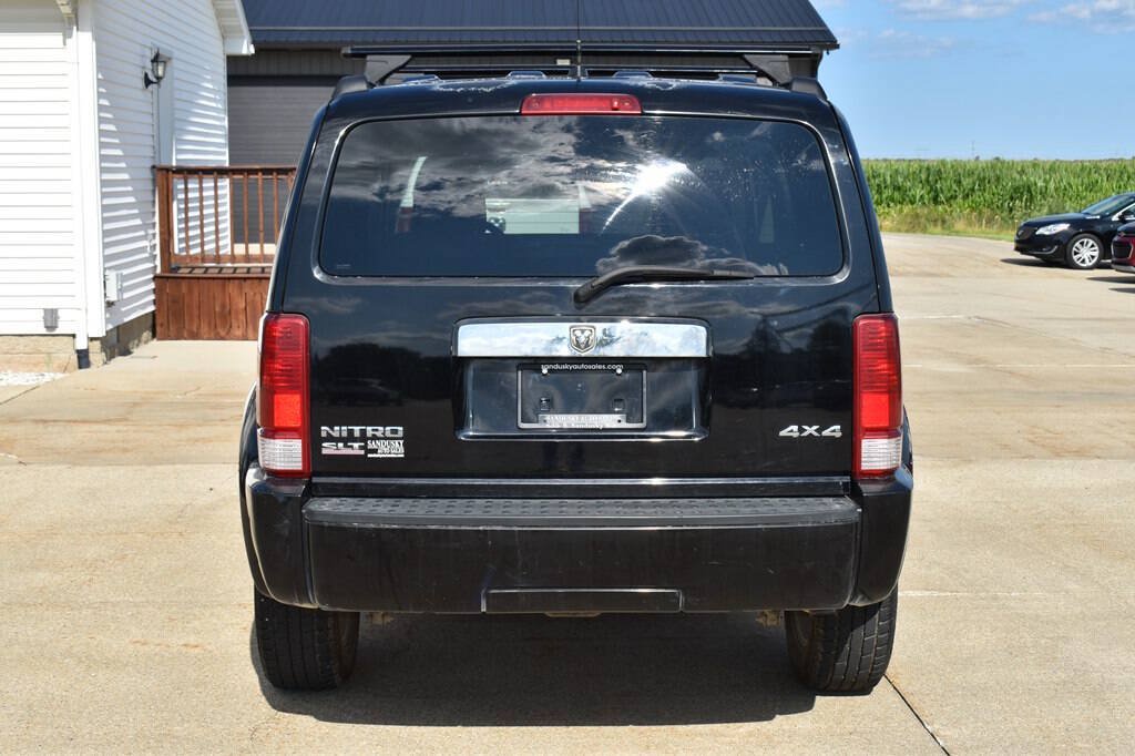 Used 2007 Dodge Nitro SLT AWD/4WD image 4