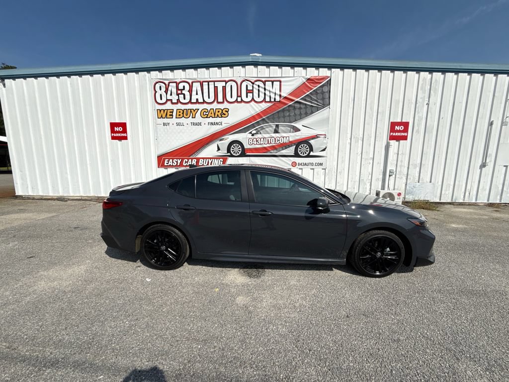 Used 2025 Toyota Camry SE w/ Convenience Package FWD image 9