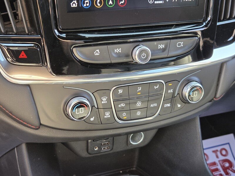 Used 2023 Chevrolet Traverse RS FWD image 23