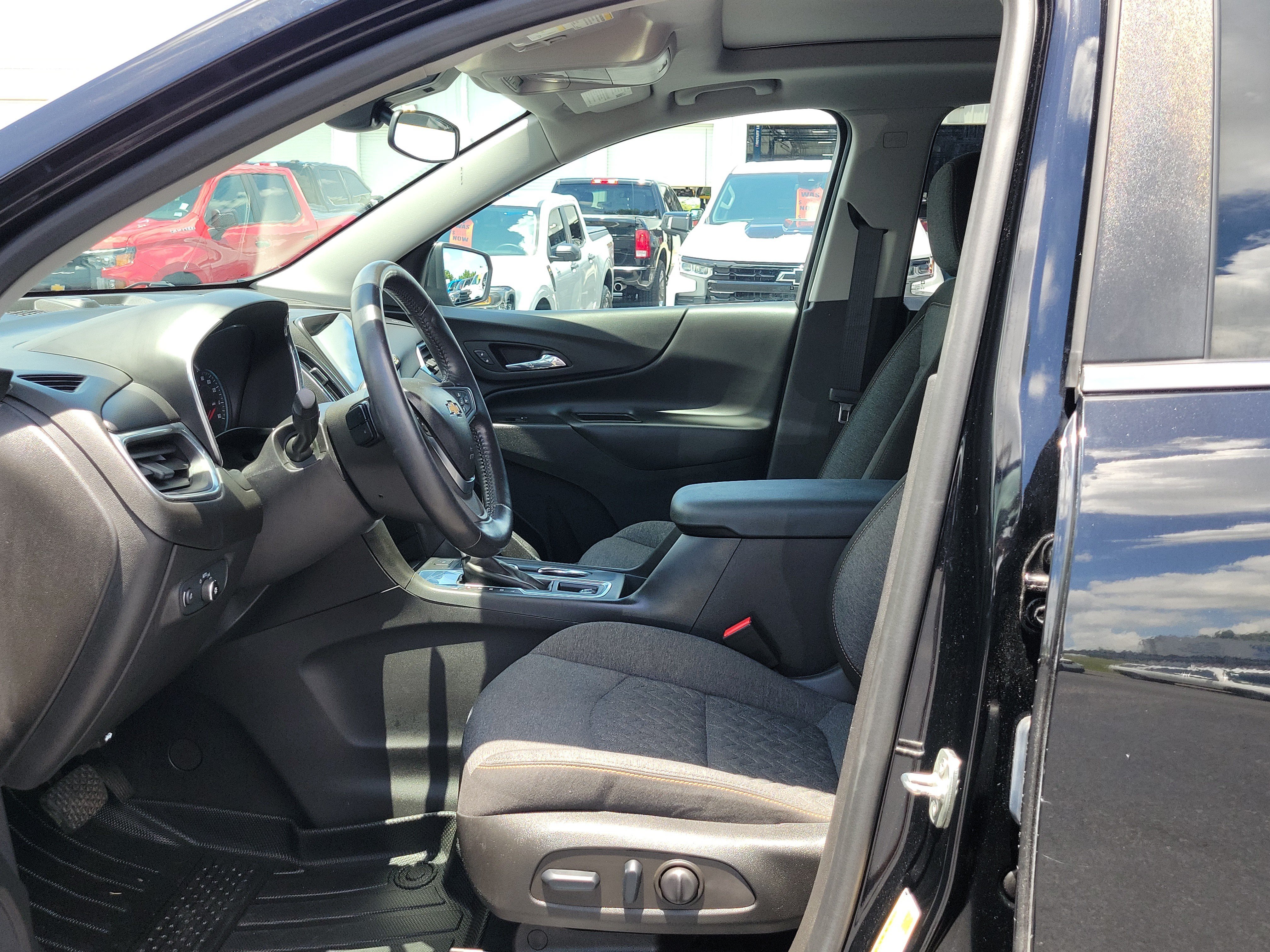 Used 2022 Chevrolet Equinox LT FWD image 21