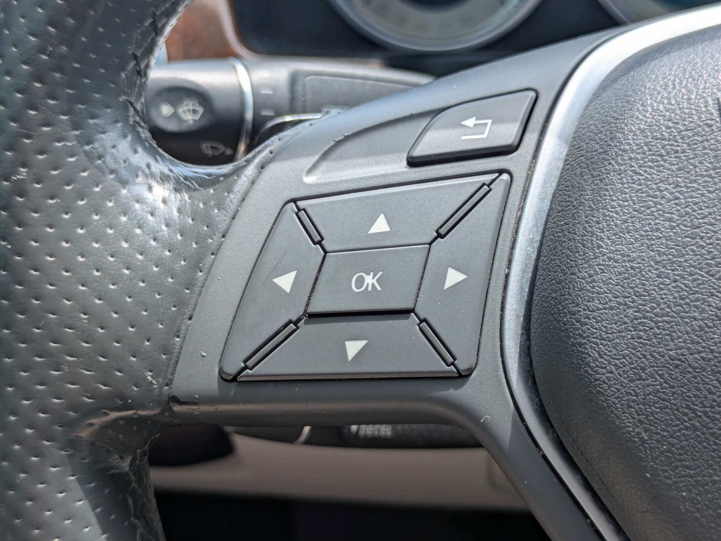 Used 2016 Mercedes-Benz E 350 Sedan image 33