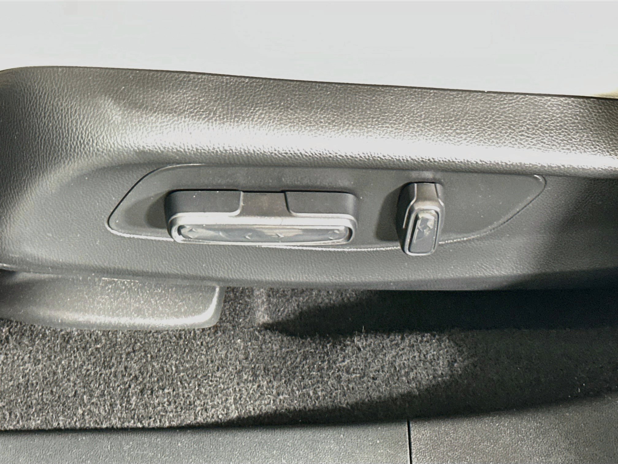 Used 2024 Honda HR-V EX-L image 13