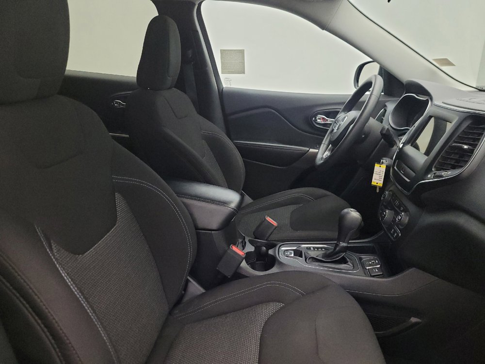 Used 2020 Jeep Cherokee Latitude FWD image 21