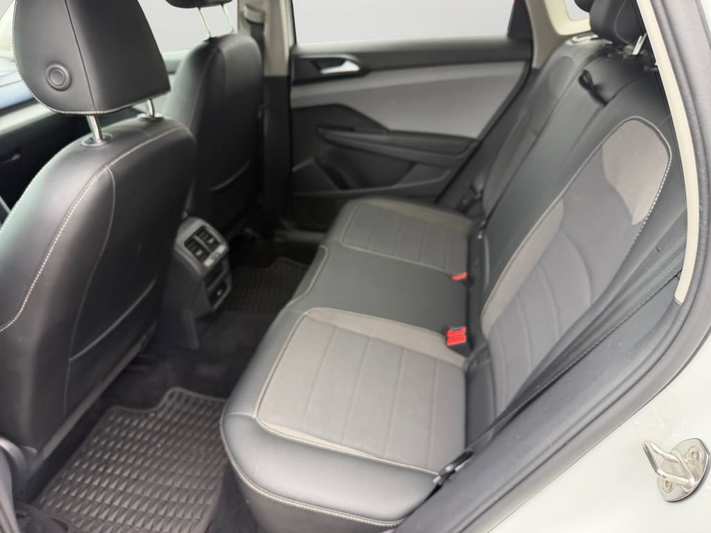 Used 2022 Volkswagen Taos SE AWD/4WD image 15