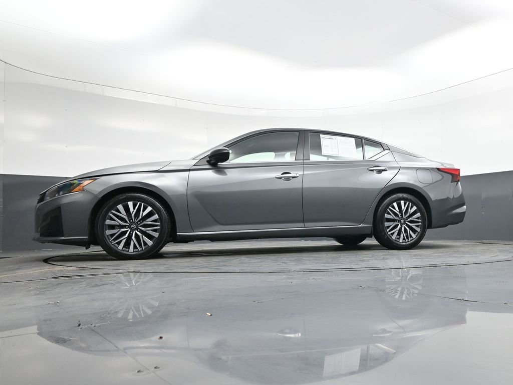 Used 2024 Nissan Altima 2.5 SV image 38