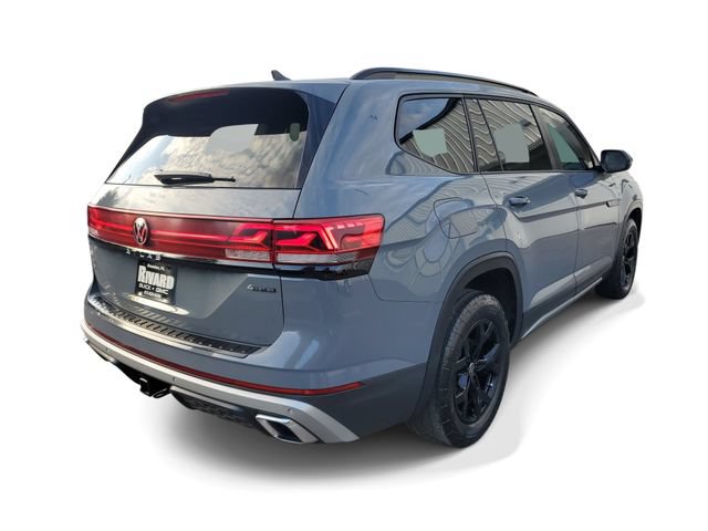 Used 2024 Volkswagen Atlas Peak Edition SE AWD/4WD image 4