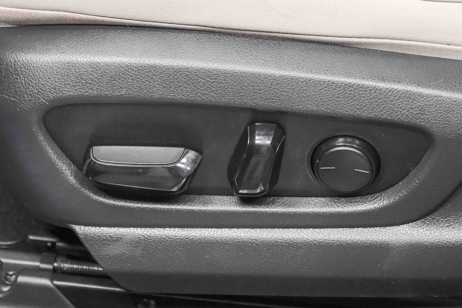 Used 2020 Lexus UX 200 w/ Accessory Package 2 FWD image 26
