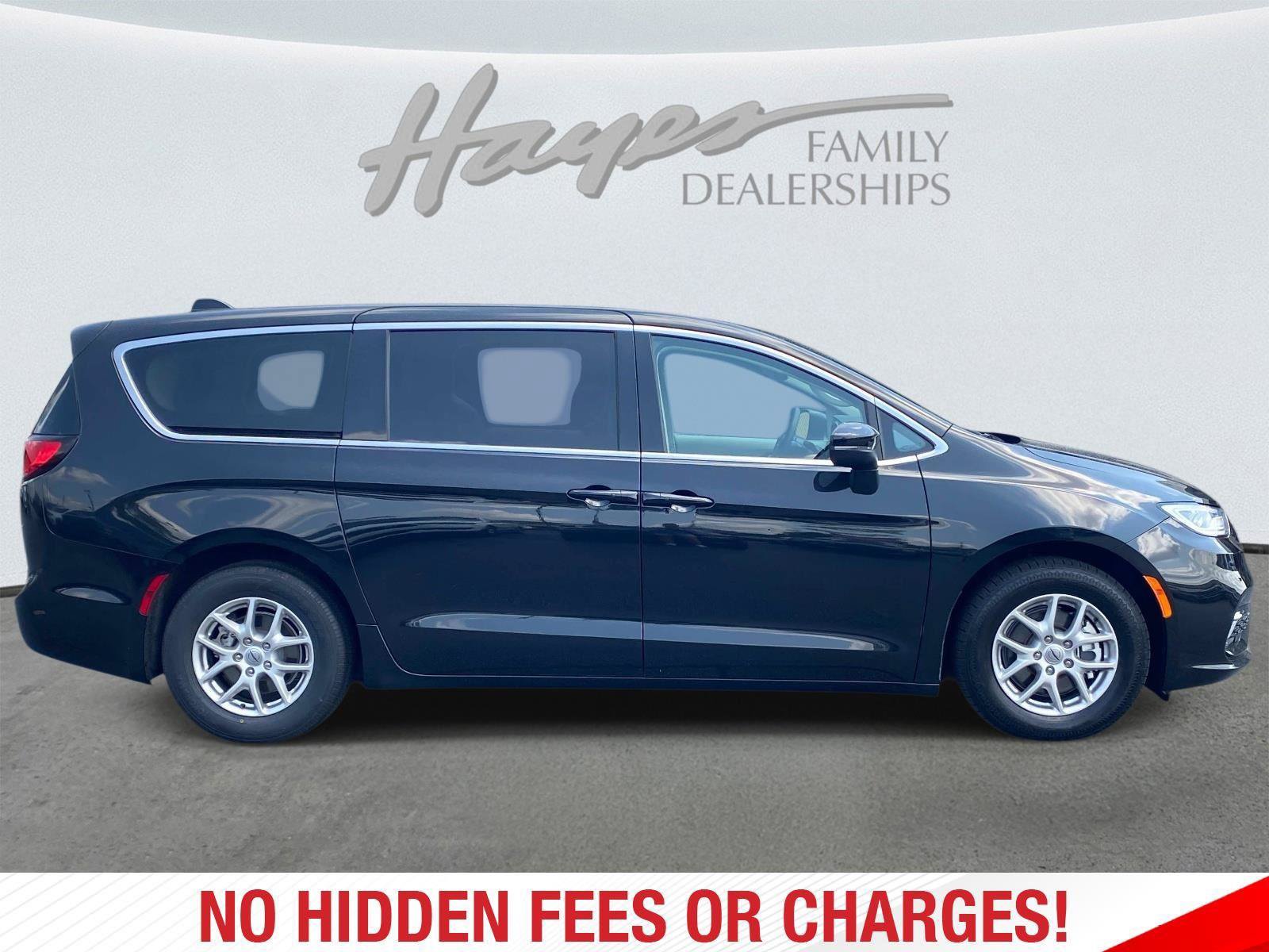Used 2023 Chrysler Pacifica Touring-L FWD video 2