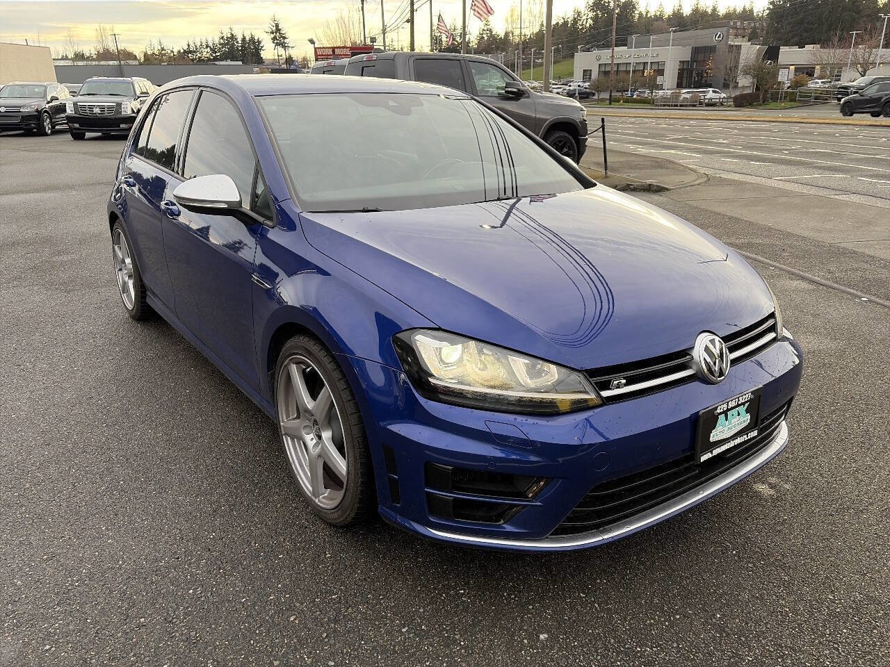Used 2017 Volkswagen Golf R 4-Door image 13