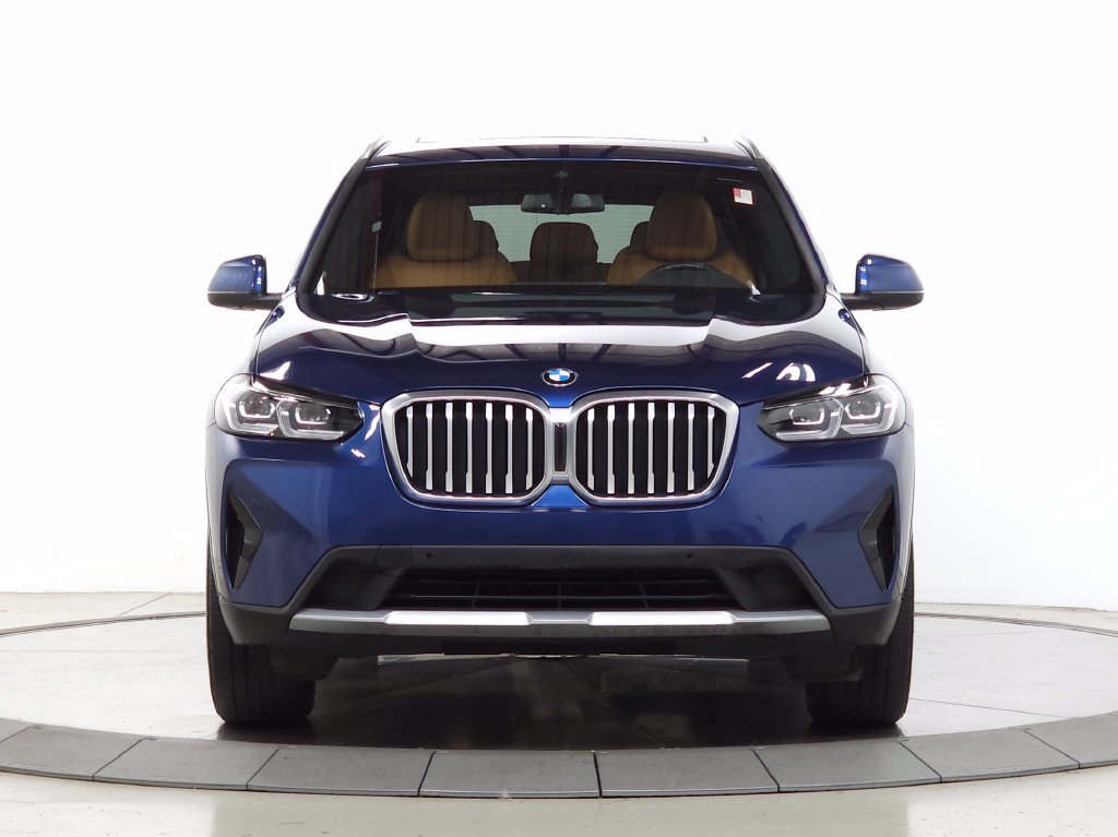 Used 2024 BMW X3 xDrive30i AWD/4WD image 2