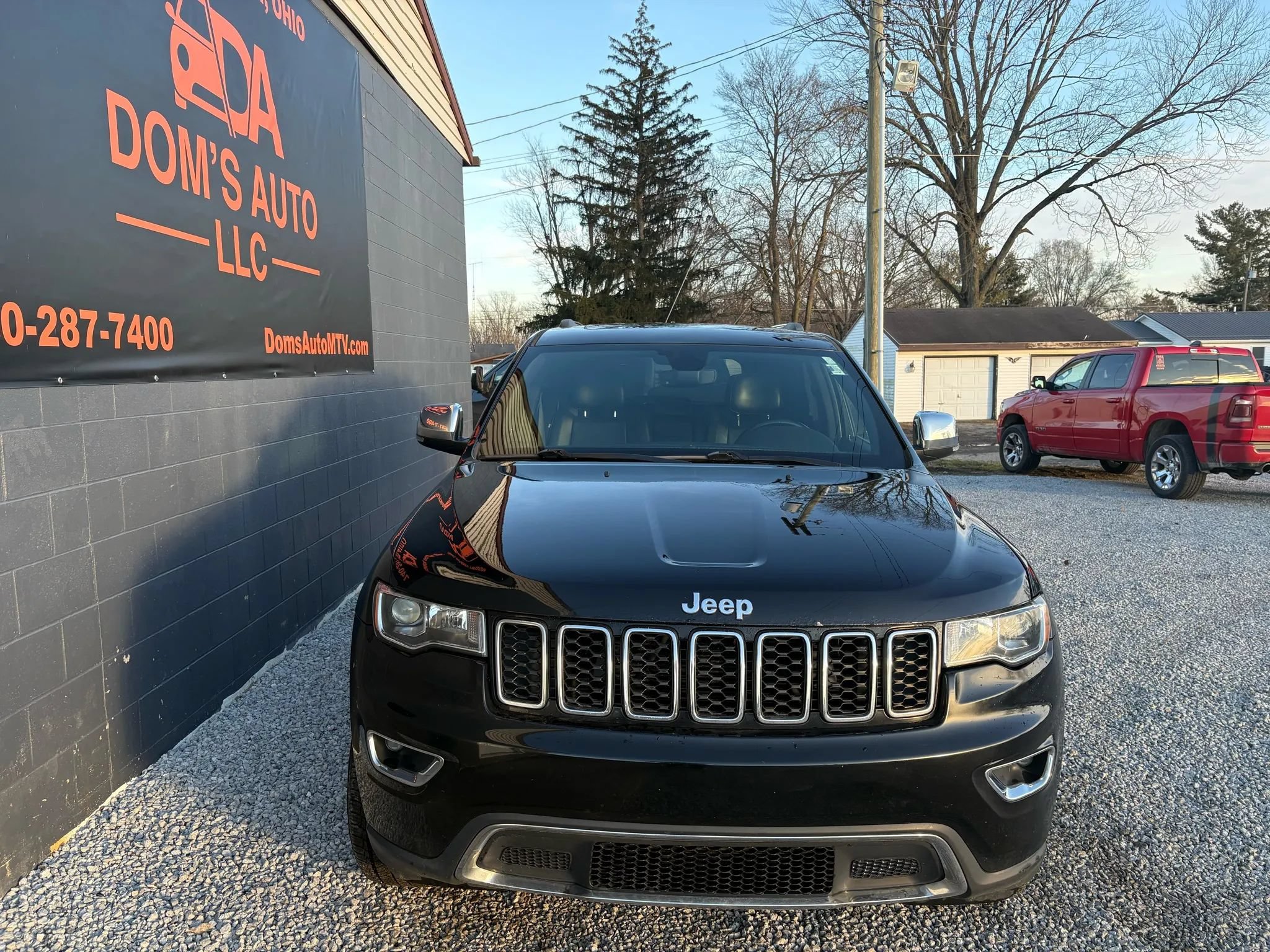 Used 2018 Jeep Grand Cherokee Limited AWD/4WD image 6