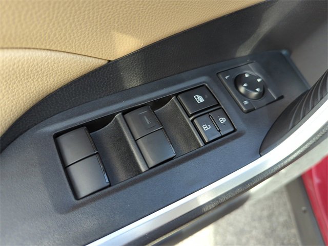 Used 2022 Toyota RAV4 LE image 25