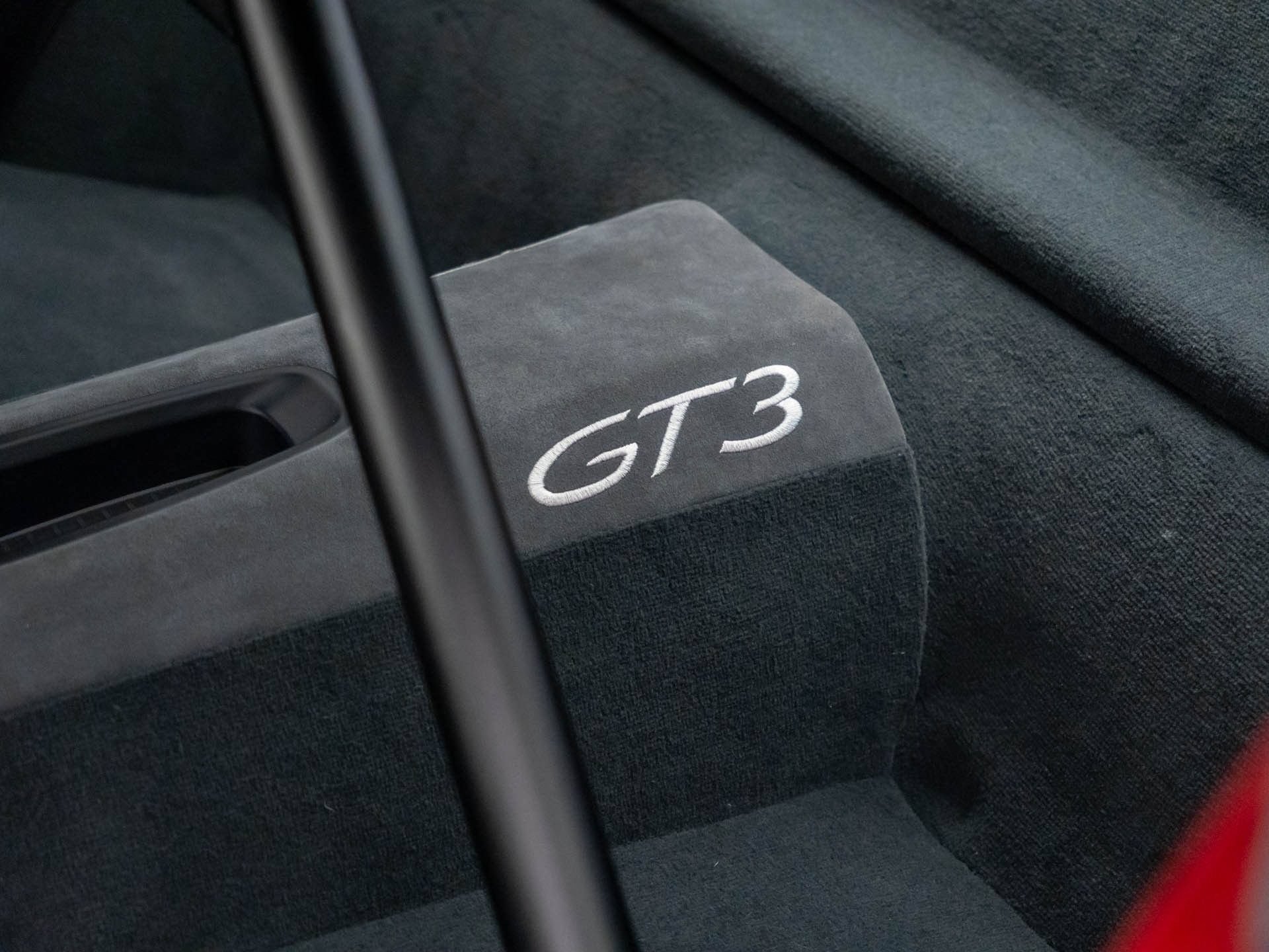 Certified 2015 Porsche 911 GT3 w/ Sound Package Plus RWD image 21